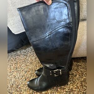 Super cute tall side zip boots from Unisa. Bought and never worn.